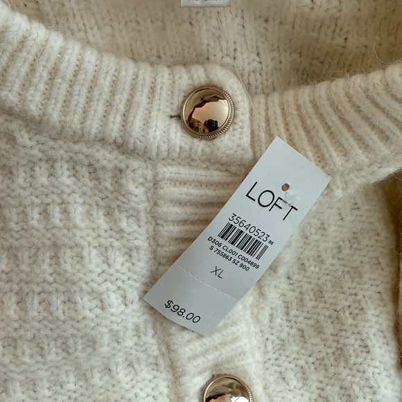 Classic Cream Knit Cardigan with Gold Buttons - Size XL - Picture 3 of 5